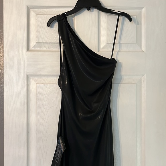 Rami One Shoulder Gown - Picture 10 of 10